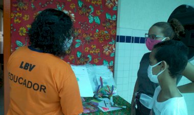 Oficinas lúdicas à distância divertem crianças na quarentena e incentiva a interação da família